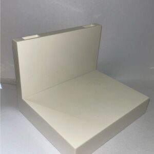 🔖 NWT - White Floating Shelves